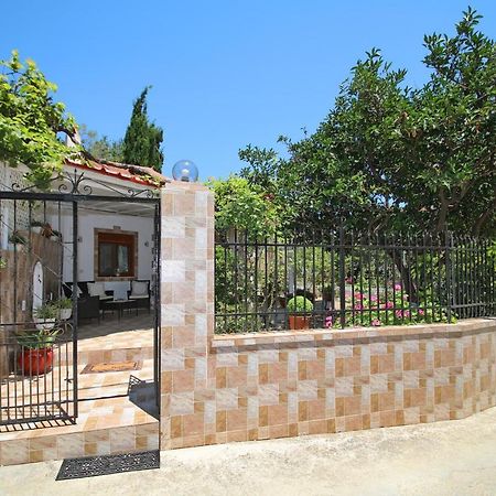 Vasia'S Small Villa Skopelos Town Bagian luar foto