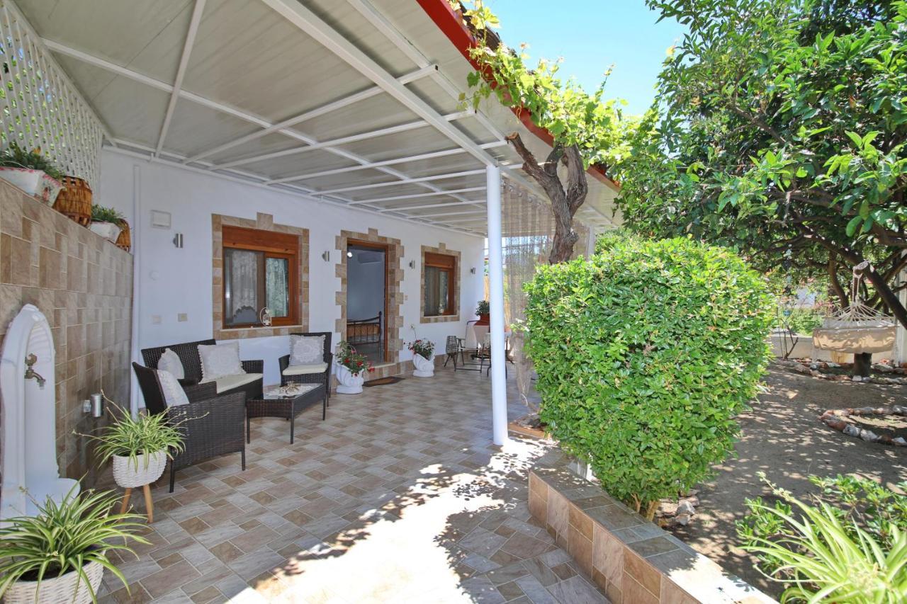 Vasia'S Small Villa Skopelos Town Bagian luar foto