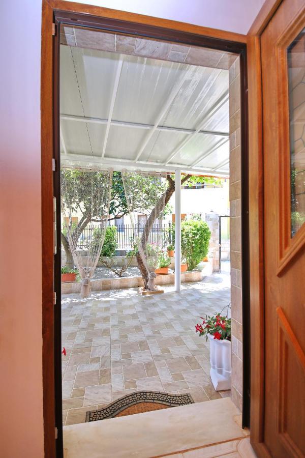 Vasia'S Small Villa Skopelos Town Bagian luar foto
